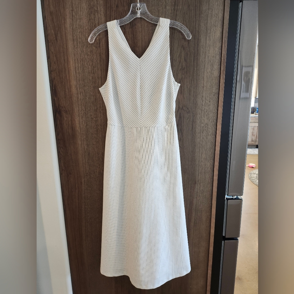 Banana Republic White With Black Stripeds Maxi Dress With Pockets